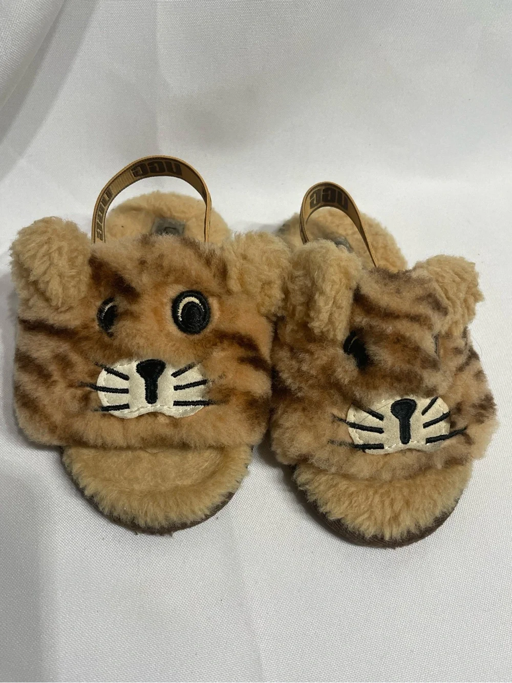 Youth Size 11 UGG Fuzzy Fluff Yeah Tiger Slippers Sandals Excellent Condition